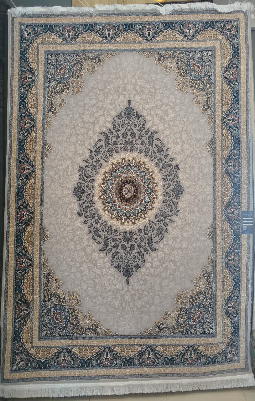 فرش ماشینی ۷۰۰شانه تراکم ۲۵۵۰ طرح آرین۱۲ متری